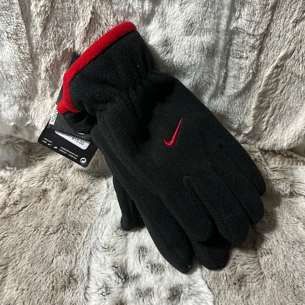 NIKE youth warm black red gloves size 8/20